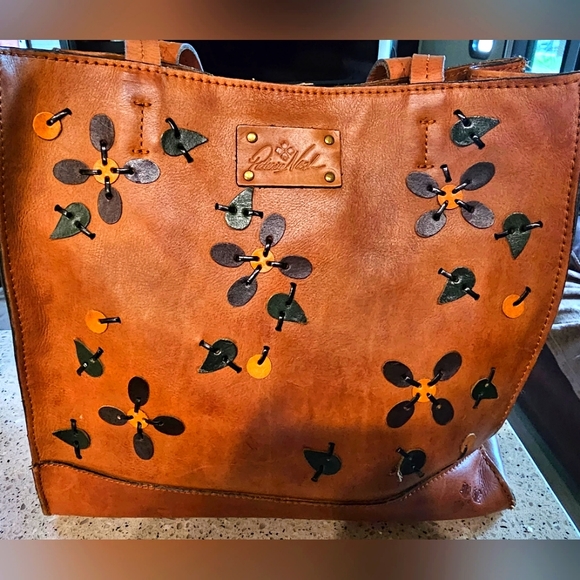 Patricia Nash Handbags - Patricia Nash ladies Purse on Brown